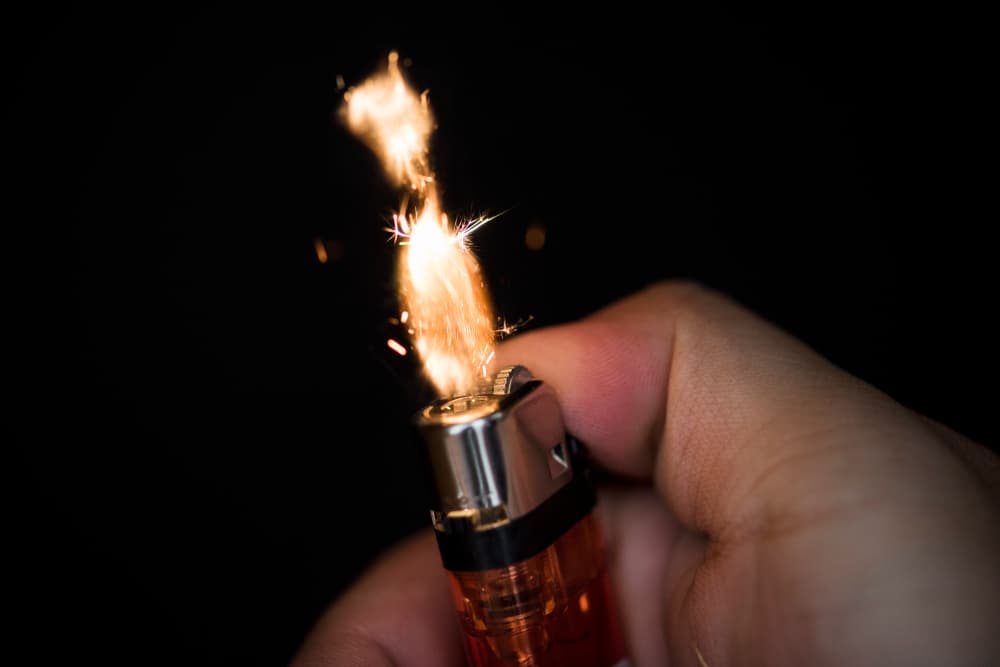 В Нижегородской области поступило предложение о запрете продажи зажигалок подросткам